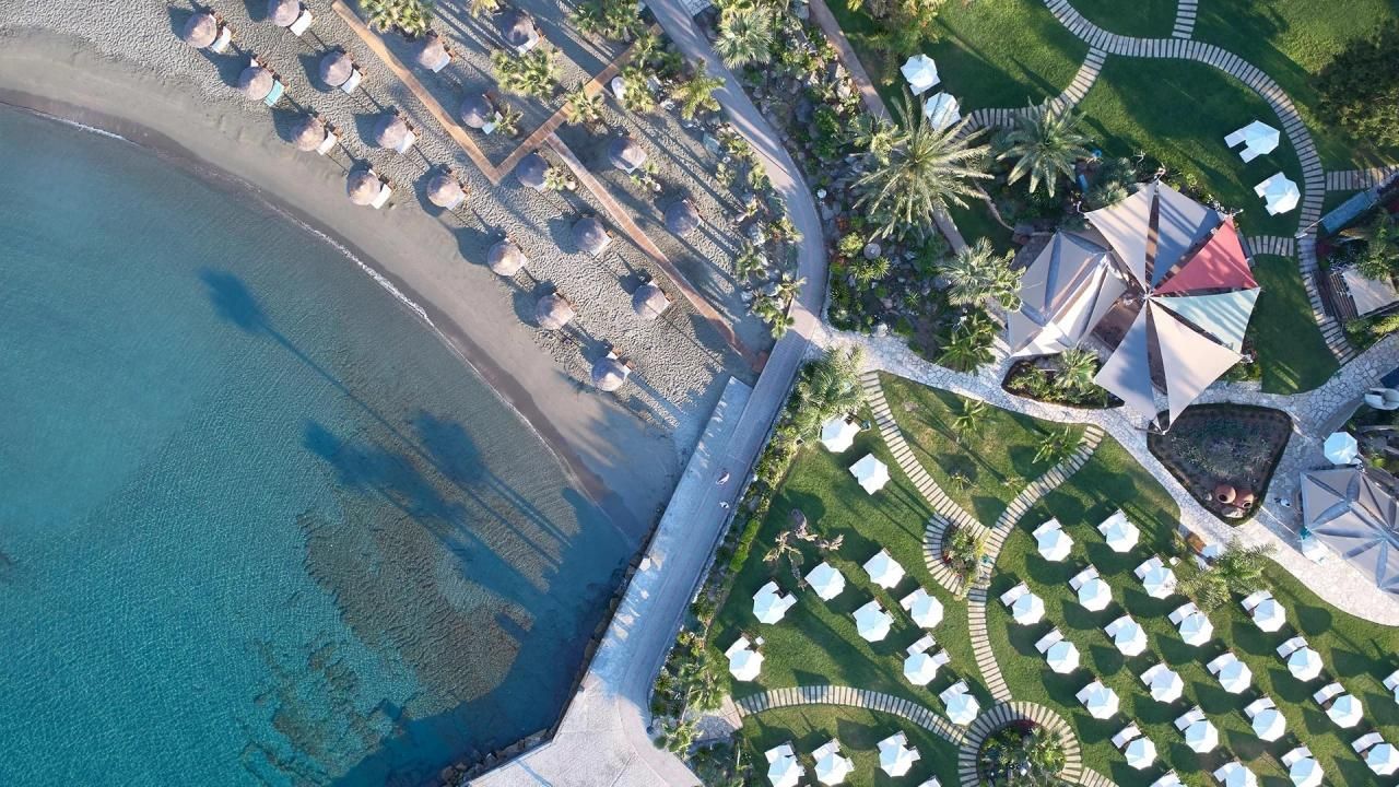 /api/cms/uploads/76366534f00c74519db421168a4f8184_amathus_panoramic_fa8f42eeb4.jpeg
