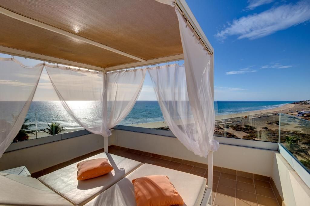 /api/cms/uploads/8f6a2ac1176386a2dd1bc576ea34d7ef_SBH_Crystal_Beach_Hotel_Suites6_a01a4b050e.jpg