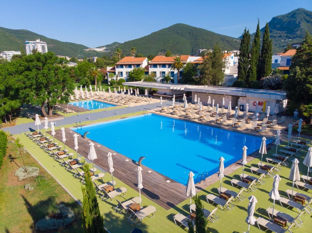 /api/cms/uploads/Aleksandar_Hotel_6_1_d2aaaf8710.jpg