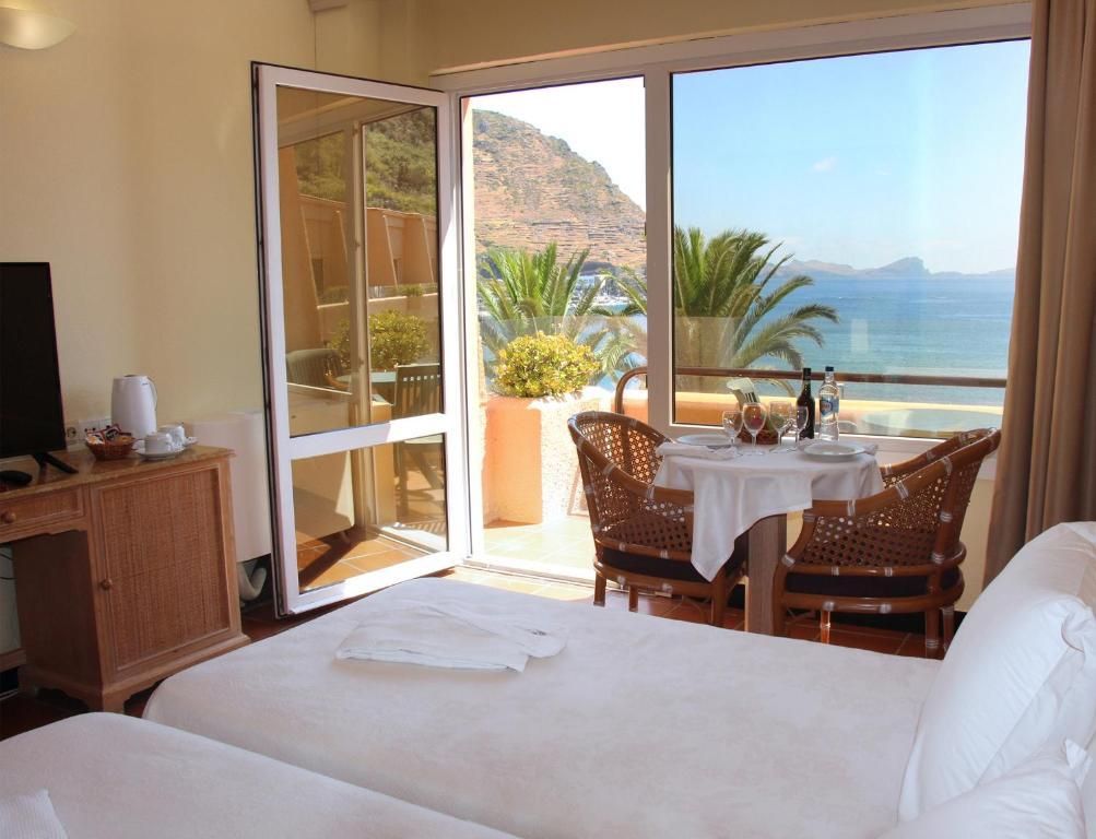 /api/cms/uploads/Dom_Pedro_Madeira_Ocean_Beach_Hotel_4_50b538ec72.jpg
