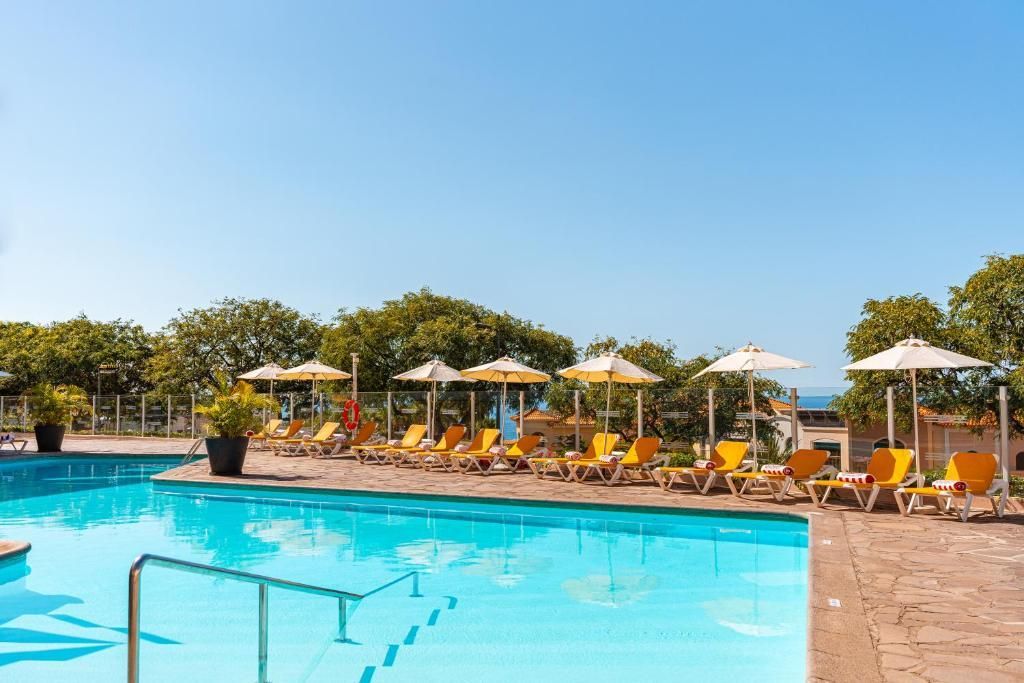 /api/cms/uploads/Muthu_Raga_Madeira_Hotel_1_ddb5fcaa75.jpg