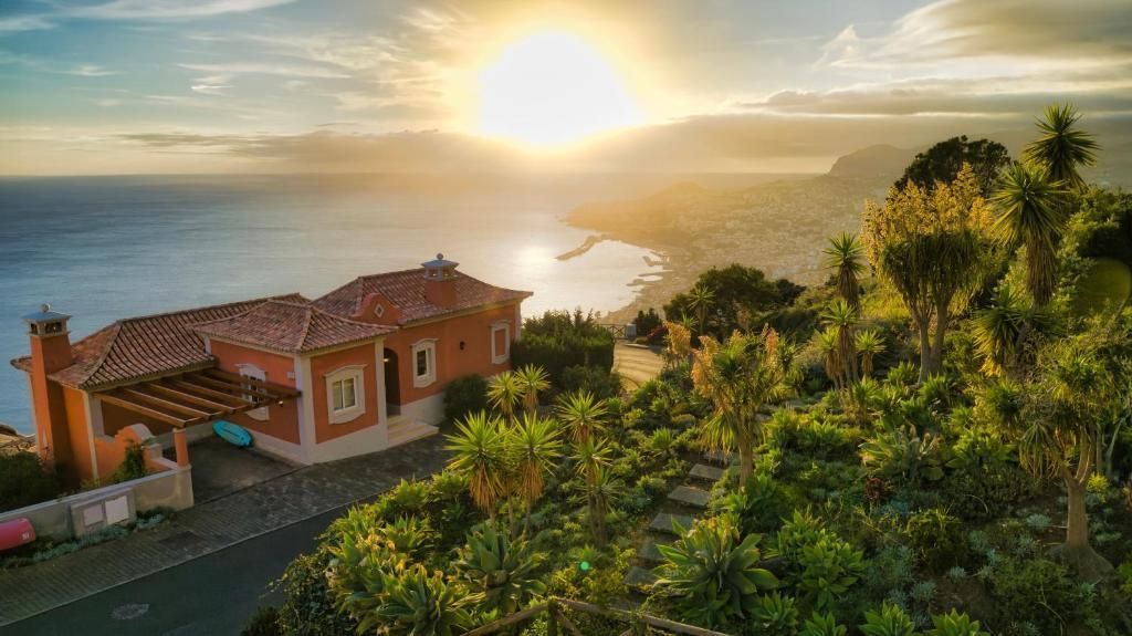 /api/cms/uploads/Palheiro_Village_1_f1a30422da.jpg