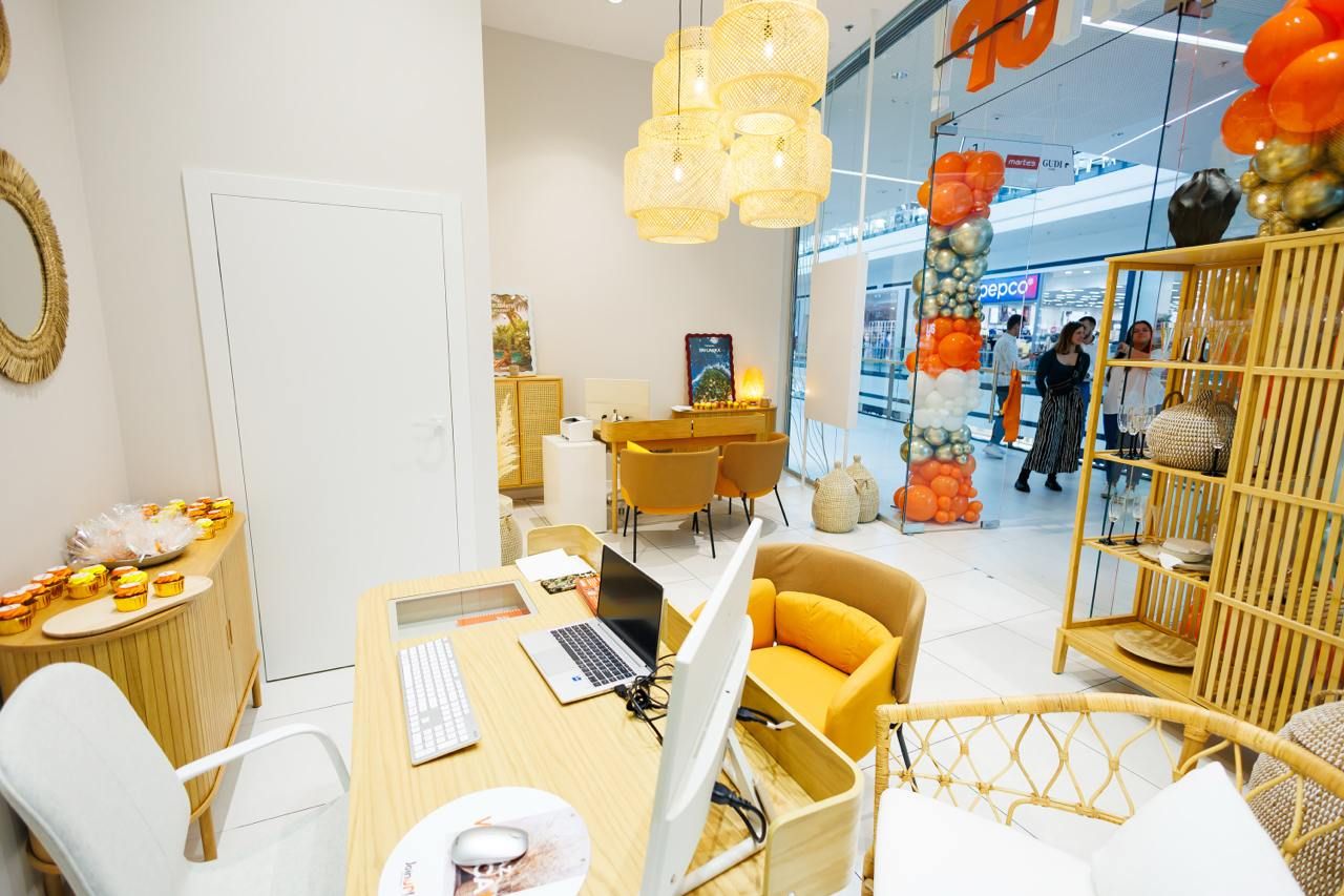 Galeria Północna Biuro Podróży 4