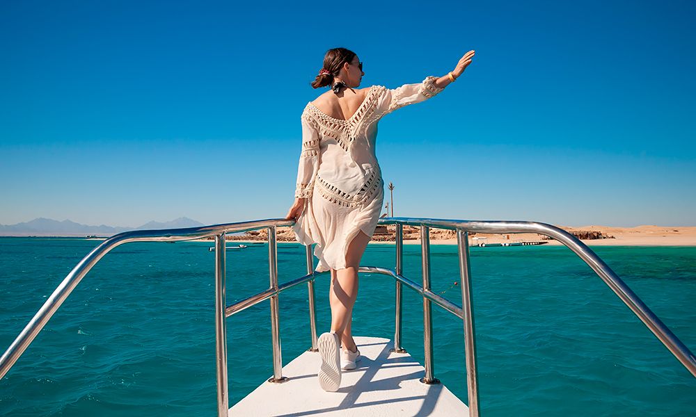 /api/cms/uploads/egypt_girl_in_the_sea_0a39e1fae3.jpg