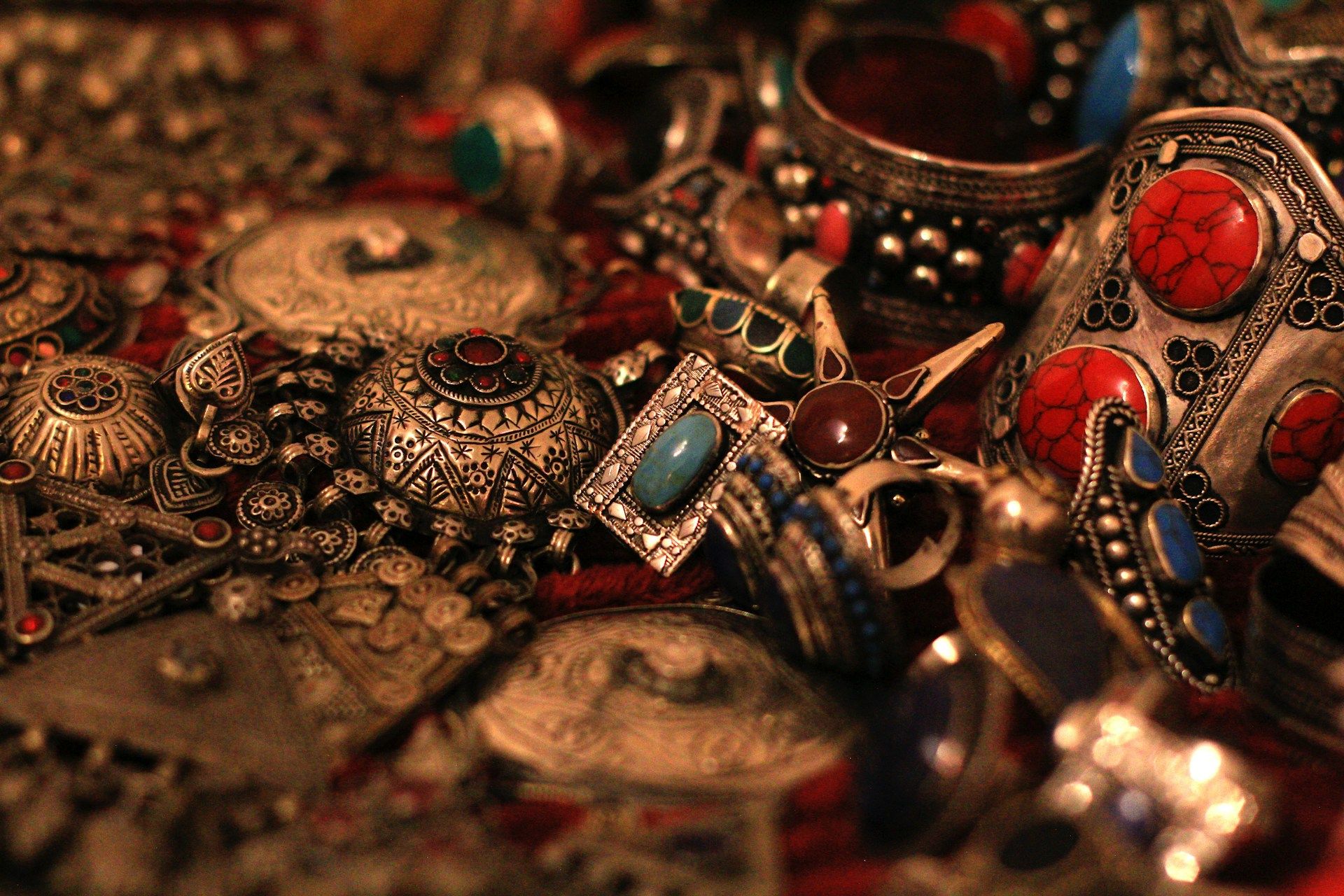 /api/cms/uploads/janos_venczak_EVR_26my_Hl3_A_unsplash_f48f08c3ef.jpg