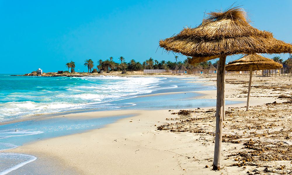 /api/cms/uploads/tunisia_Djerba_Beach_9bff3cc219.jpg