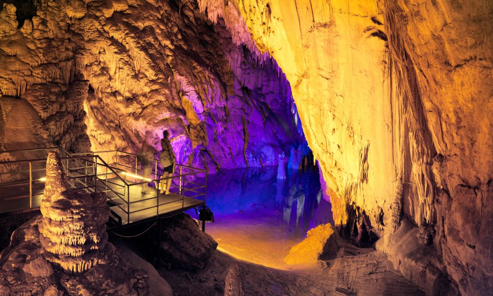 /api/cms/uploads/turkey_alanya_Dim_river_Cave_fbd81c4de1.jpg