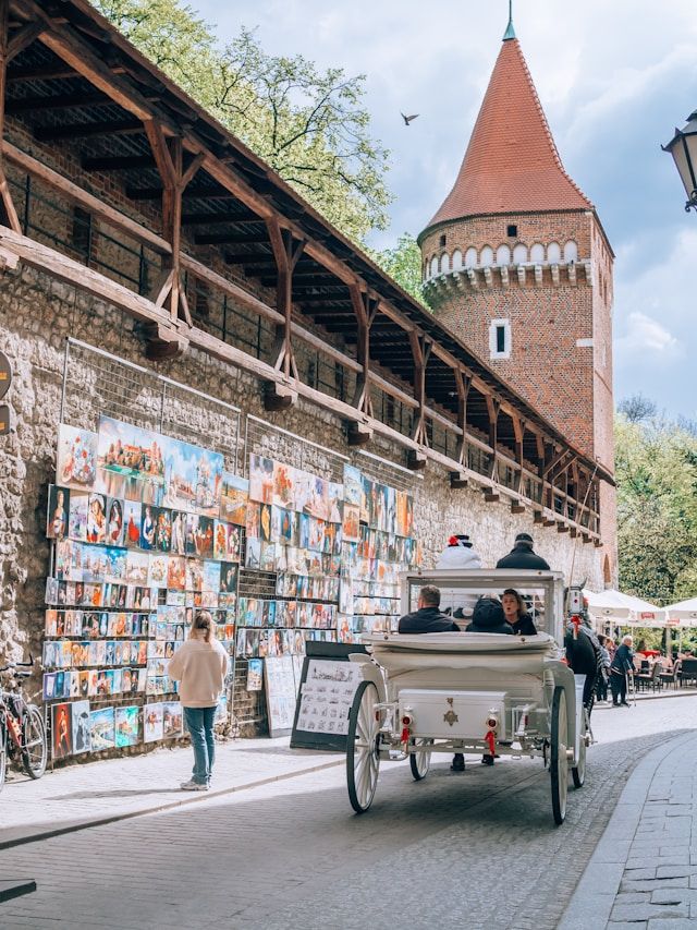 /api/cms/uploads/yoav_aziz_A1_ar5a_SO_9g_unsplash_920652bf2c.jpg